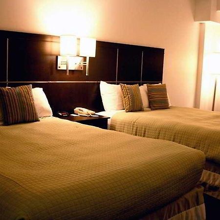 Niagara Plaza Hotel By Fairbridge Rum bild