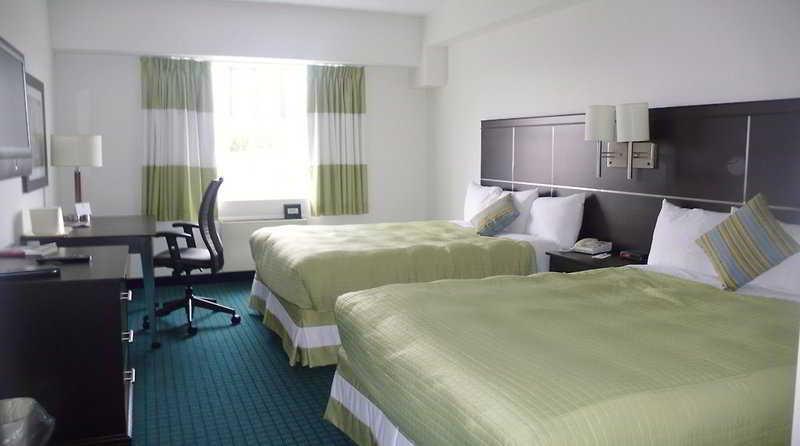 Niagara Plaza Hotel By Fairbridge Rum bild