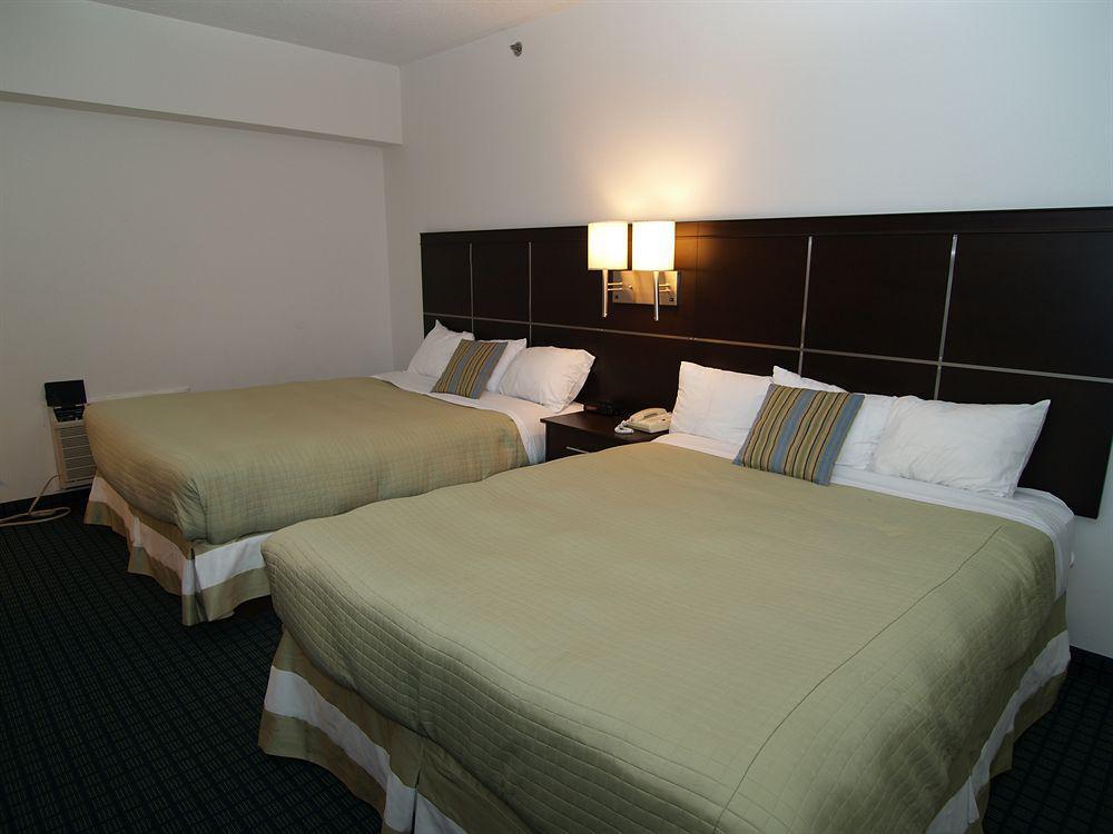 Niagara Plaza Hotel By Fairbridge Exteriör bild