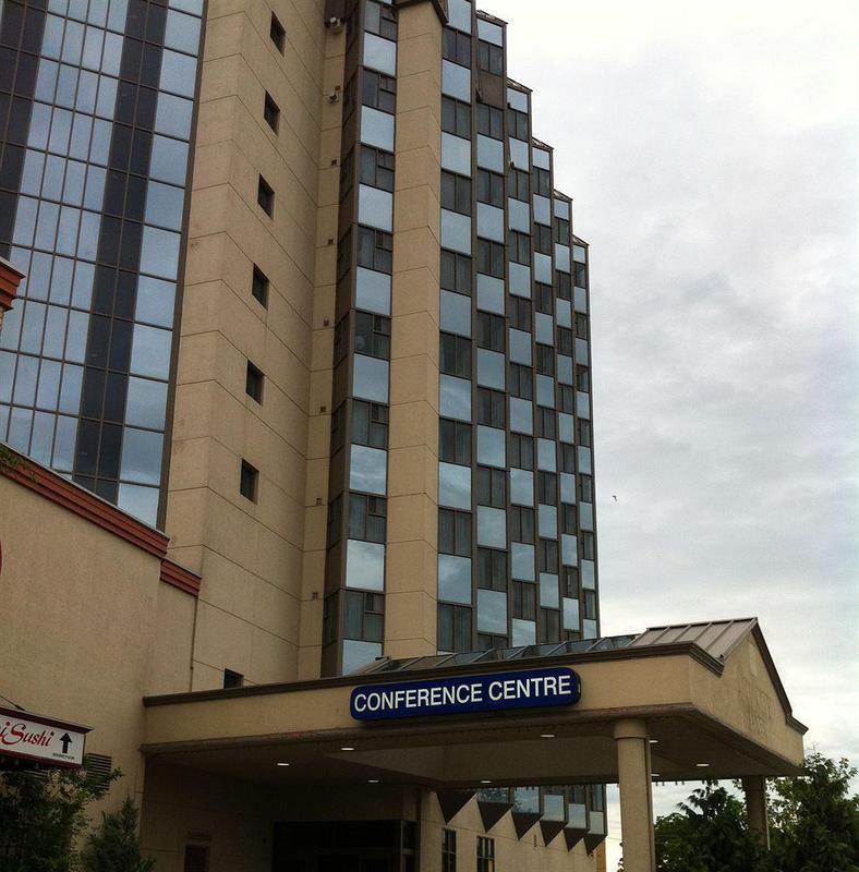 Niagara Plaza Hotel By Fairbridge Exteriör bild